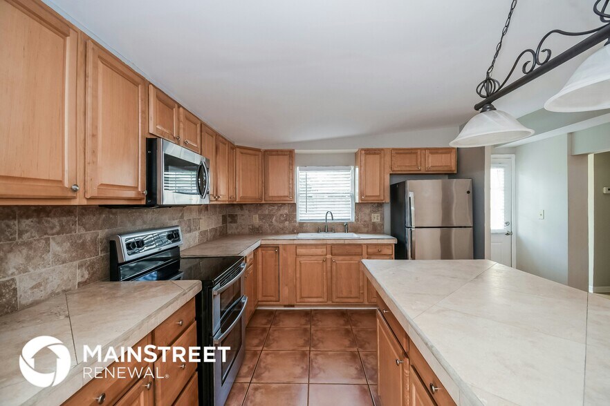 Building Photo - 2130 Liscard Rd W