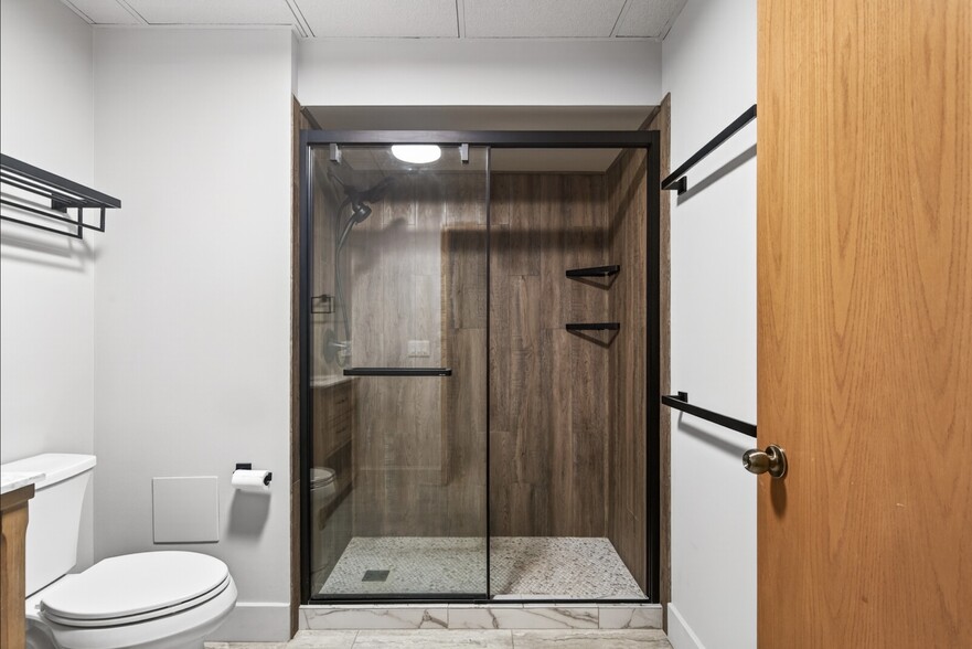 Building Photo - 400 N 1st St