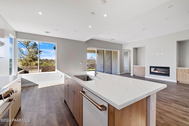 Building Photo - 1328 Rockwood Dr