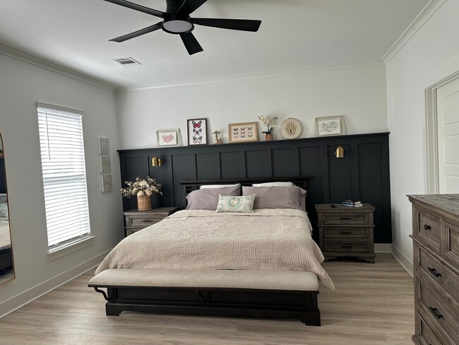 Building Photo - 39249 High Creek Dr