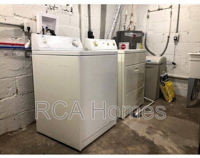 Building Photo - 3016 N New Jersey St