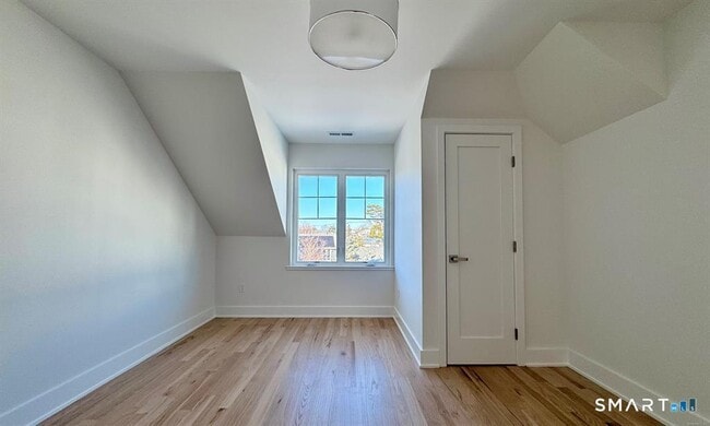 Building Photo - 25 Village Rd