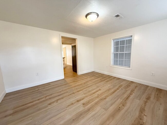 Building Photo - 443 Aud Orr Dr