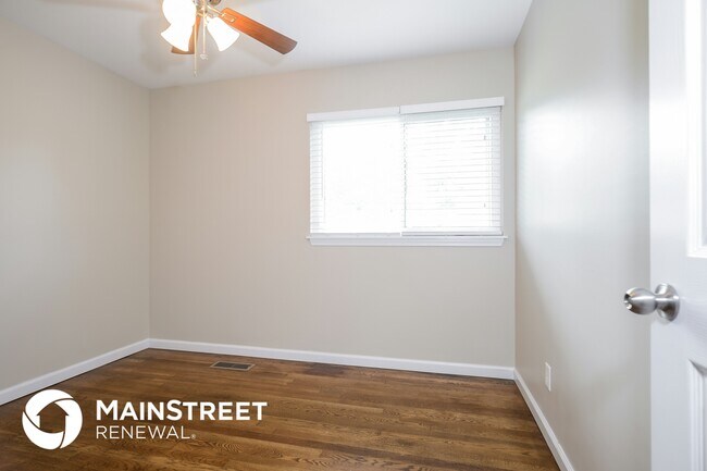 Building Photo - 1290 Aspen Dr