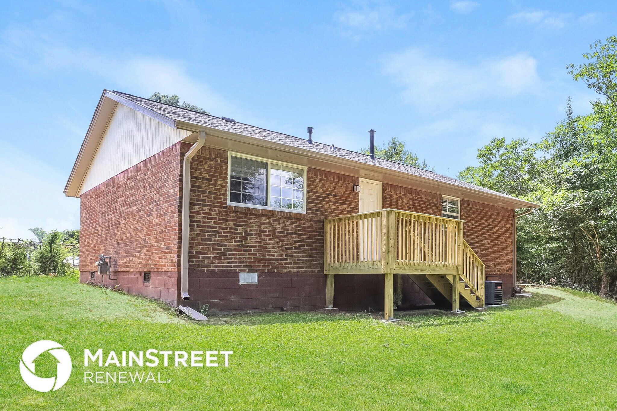 Building Photo - 8904 Channing Dr