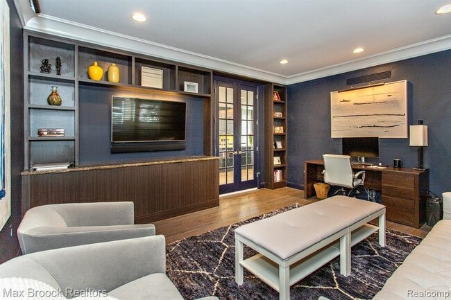 Building Photo - 25925 York Rd