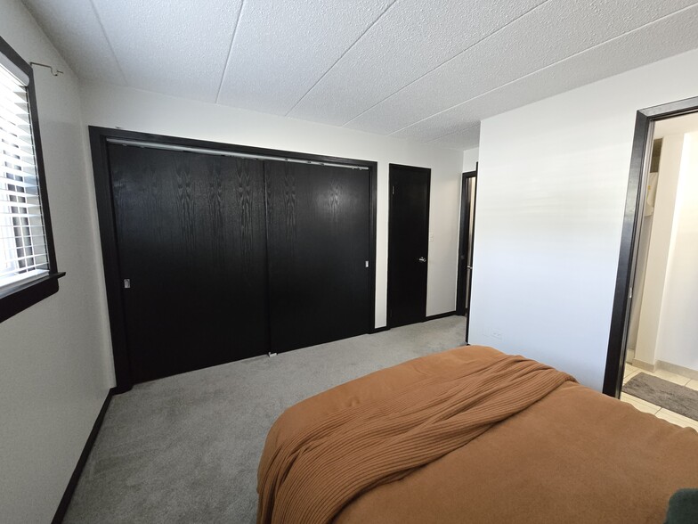 Master bed closets - 209 Kimbell Ave