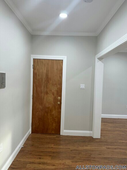 Building Photo - 33 Highgate St