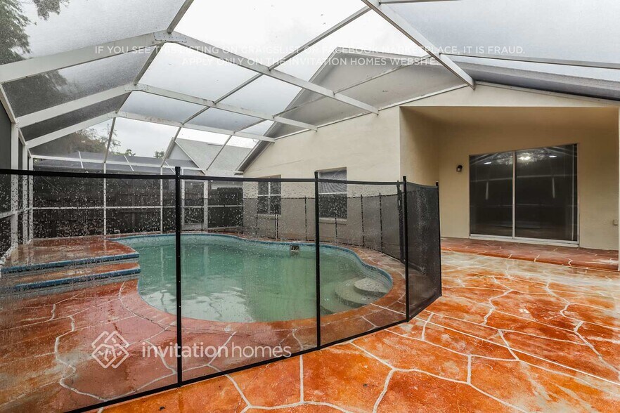 Building Photo - 2502 Clareside Dr