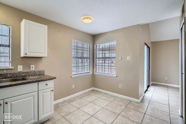Building Photo - 5714 Mackmiller Dr