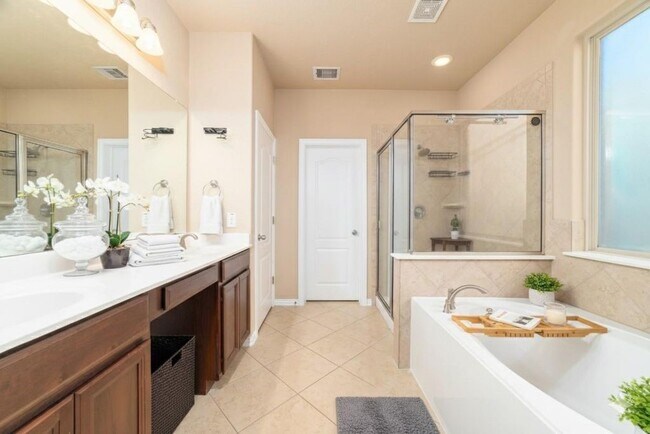 Building Photo - 2051 Brodie Ln