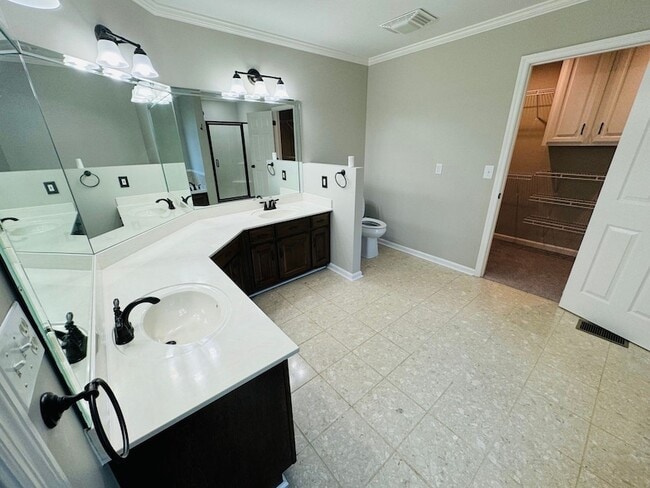 Building Photo - 449 Sanders Ln