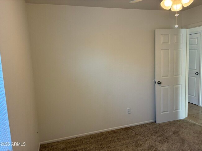 Building Photo - 10443 W Medlock Dr