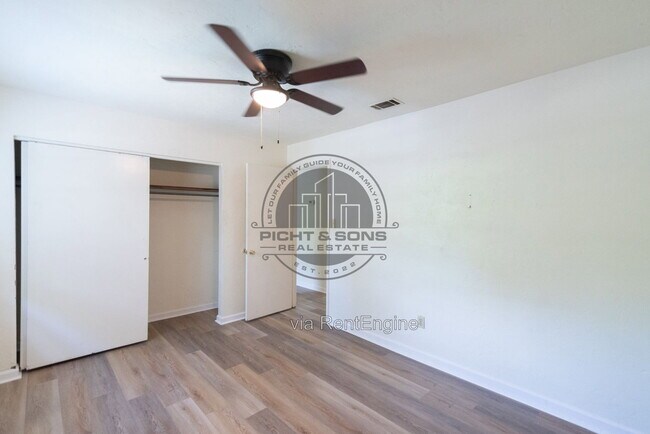 Building Photo - 3721 Maria Cir