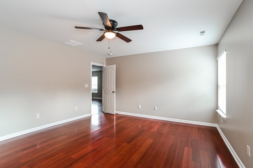 Building Photo - 7517 Mary Jo Helms Dr