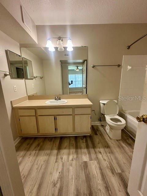 Building Photo - 725 Crest Pines Dr