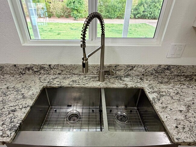 Building Photo - 3761 E Dulciana Ave