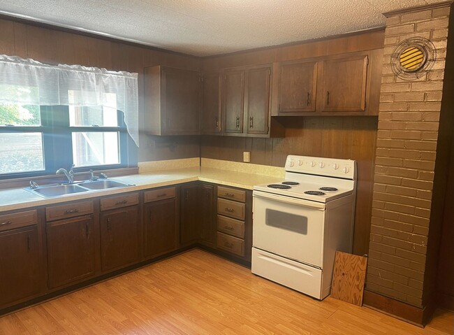 Building Photo - Yadkinville for rent!!