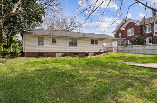 Building Photo - Charming 3-Bed Ranch-Style Home in the Heart of Wilson