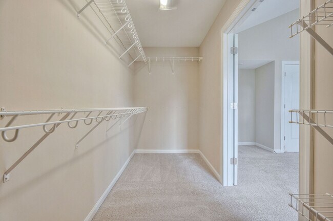Building Photo - 107 McKinnon Pl