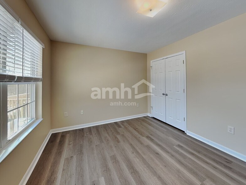 Building Photo - 1632 Raintree Ct