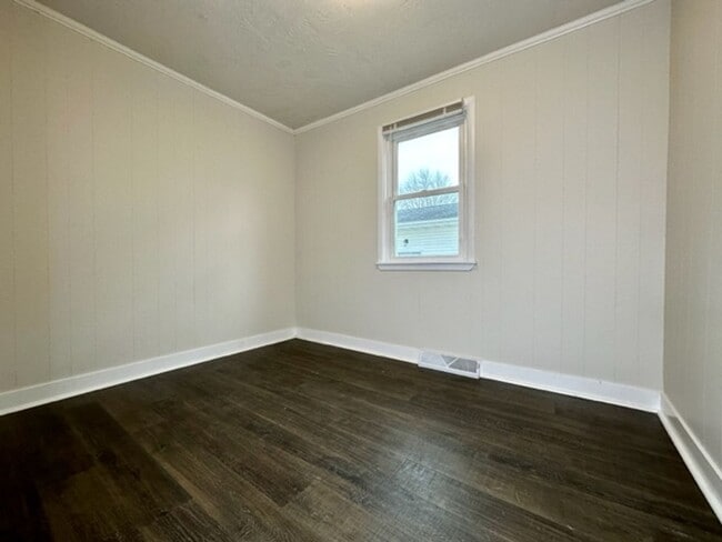 Building Photo - Charming 2 Bedroom 1 Bath Single Family Home!