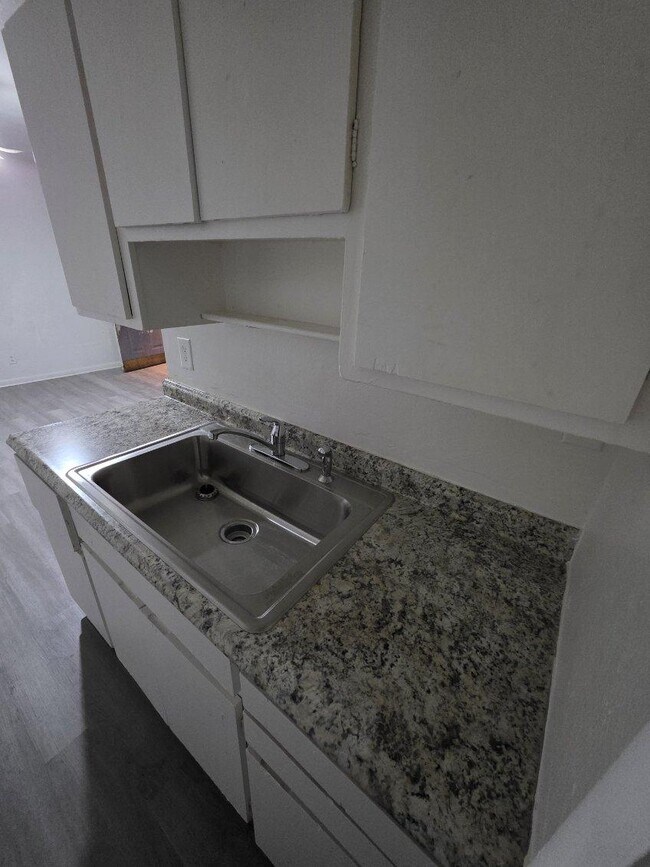 Building Photo - 1815 Cleveland Ave