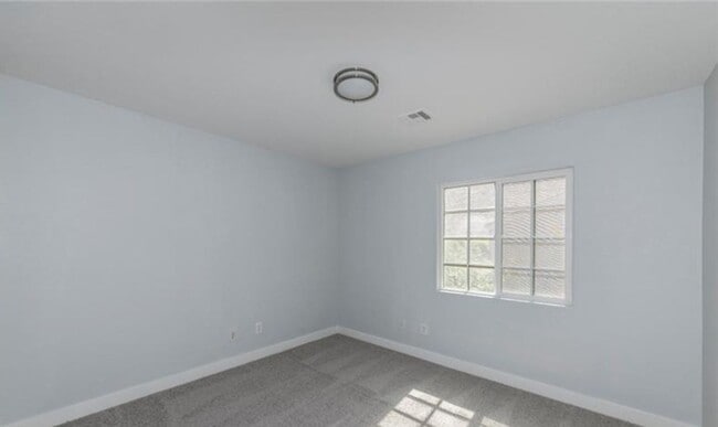 Building Photo - GORGEOUS 4 BEDROOM TWO STORY HOME