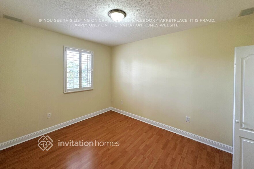 Building Photo - 6243 SW 158th Ave