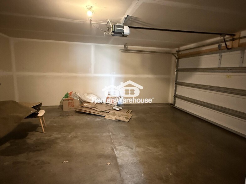 Building Photo - 5651 Cattail Ct NE
