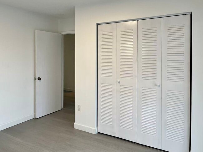 Building Photo - 8851 NW 119th St