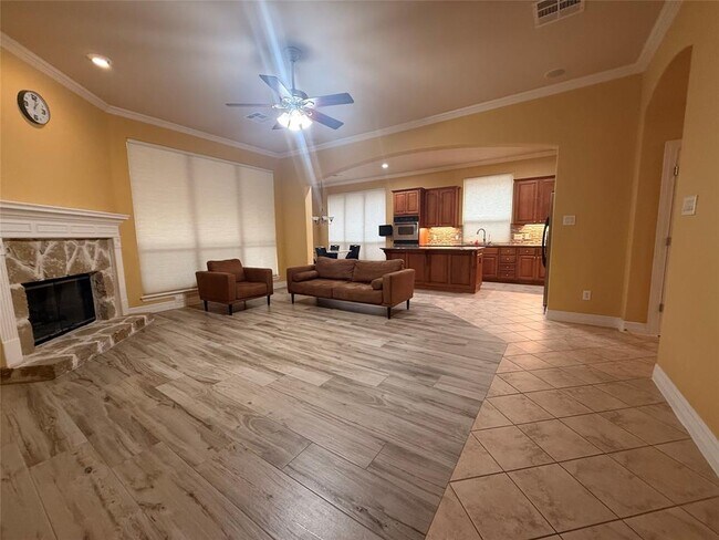 Building Photo - 1219 Pine Forest Cir