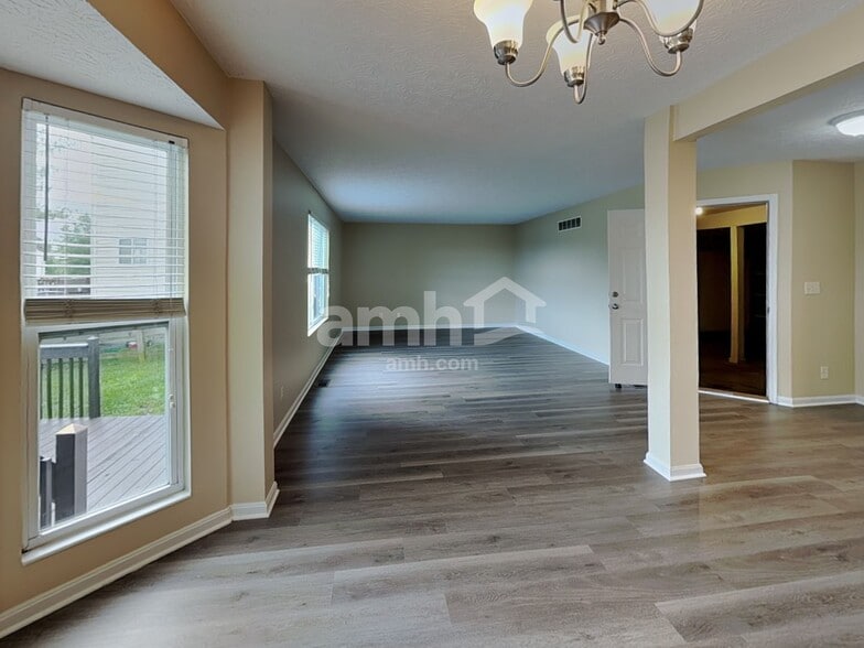 Building Photo - 563 Tupelo Dr