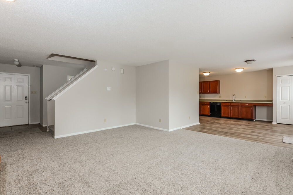 Building Photo - 2012 Southernwood Ln