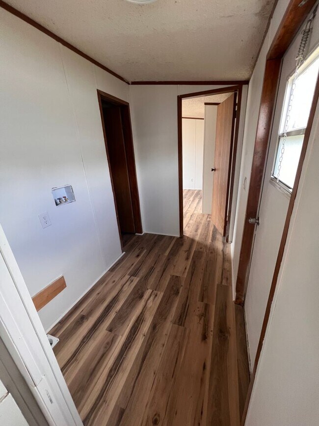 Building Photo - Mobile Home with 2 Bed 1 Bath in Benton