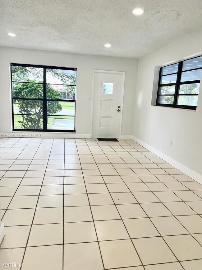 Building Photo - 4 br, 2 bath House - 430 SW 31st Ave