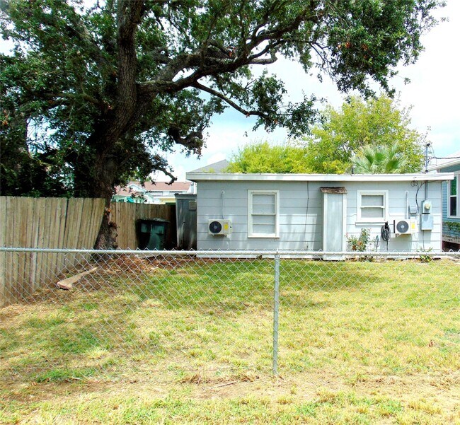 Building Photo - 5113 Avenue O 1/2