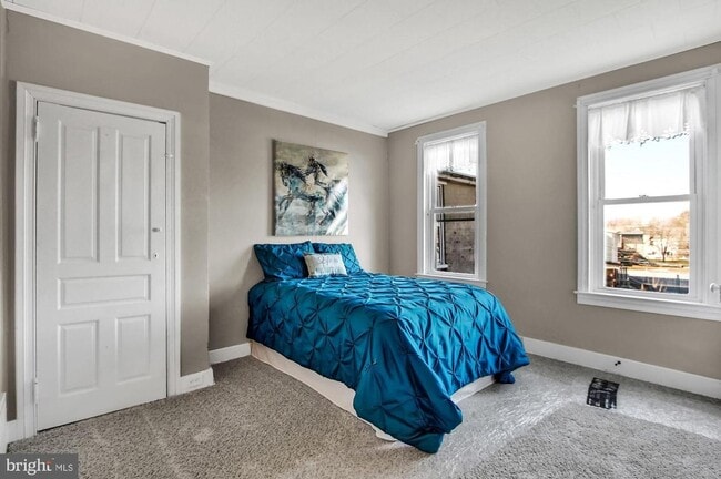 Building Photo - 3-bedroom in York City