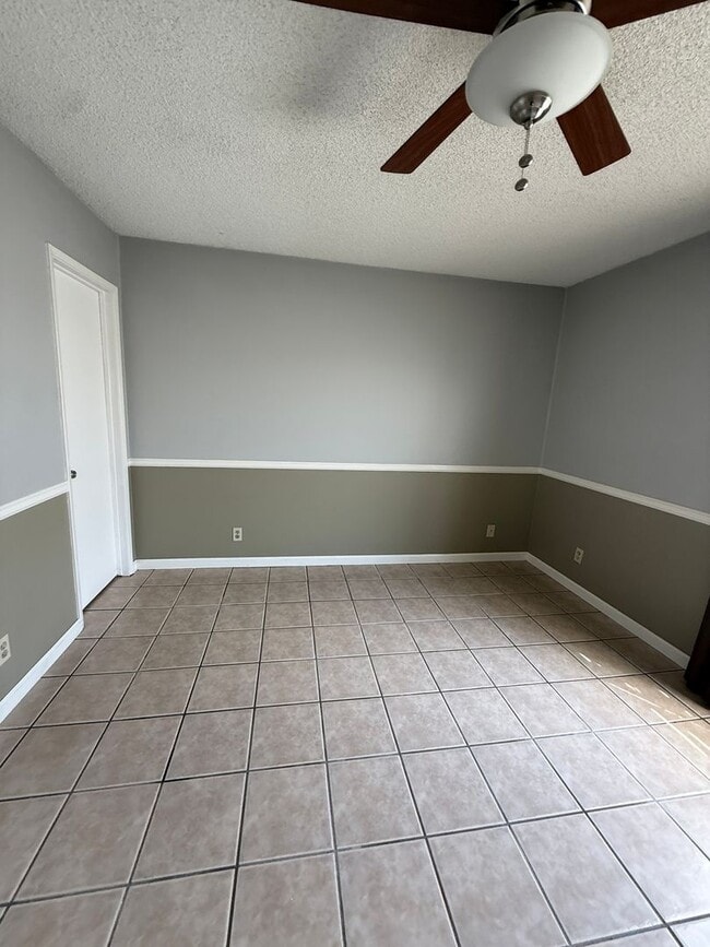 Building Photo - Orcutt Single Story Knollwood Terrace Condo with Attached One Car Garage