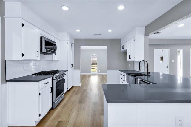 Building Photo - 2809 Wood Wind Dr