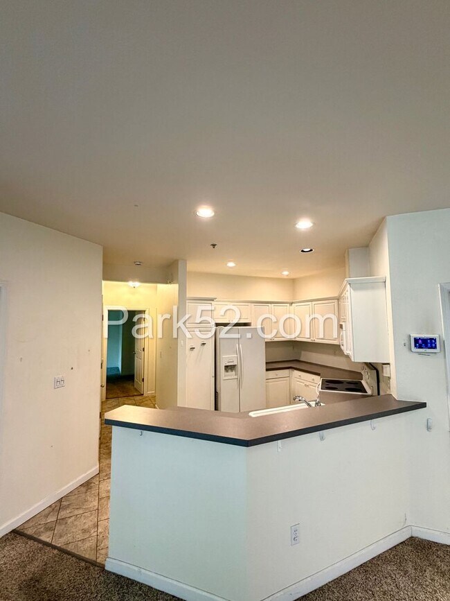 Building Photo - 2 Bedroom Plus Office Condo in DuPont!