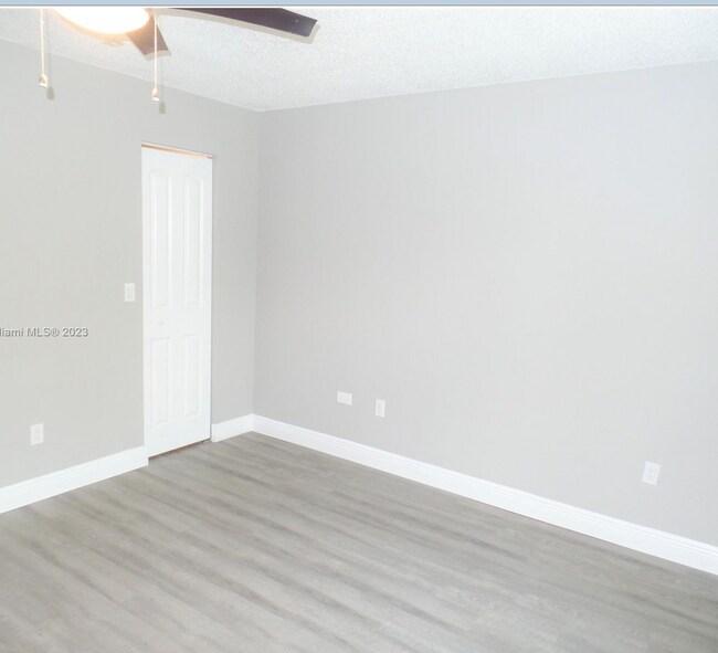 Building Photo - Beautifully Renovated 1-Bedroom, 1-Bathroom Condo in the Gated Community of Royal Poinciana!