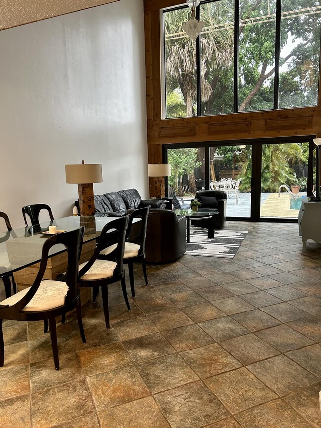 Primary Photo - 12745 Westhampton Cir