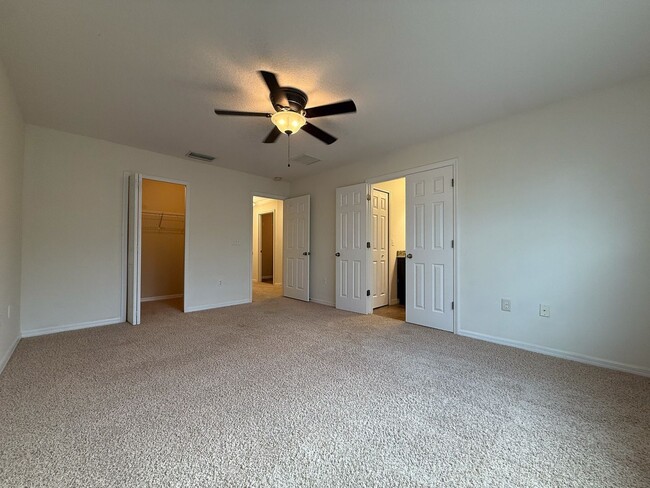 Building Photo - 2742 Birchcreek Dr