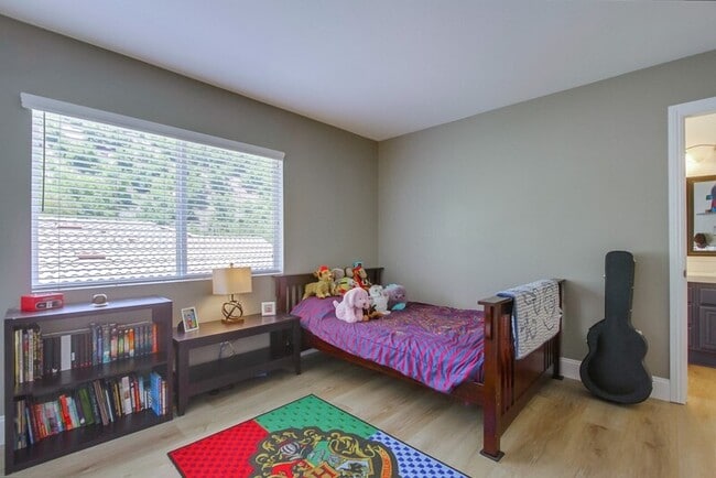 Building Photo - 3207 Meadow Side Pl