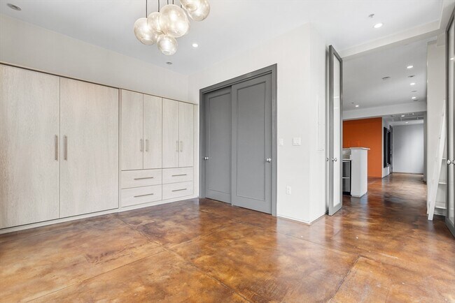 Building Photo - 36 A St