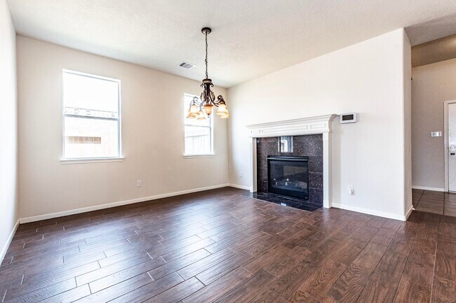 Building Photo - 913 Boxelder Pointe