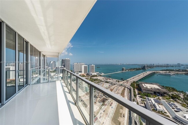 Primary Photo - 1100 Biscayne Blvd