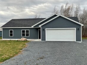 Building Photo - 32183 US-20