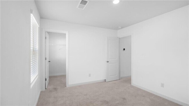 Building Photo - 2030 Underwood Dr